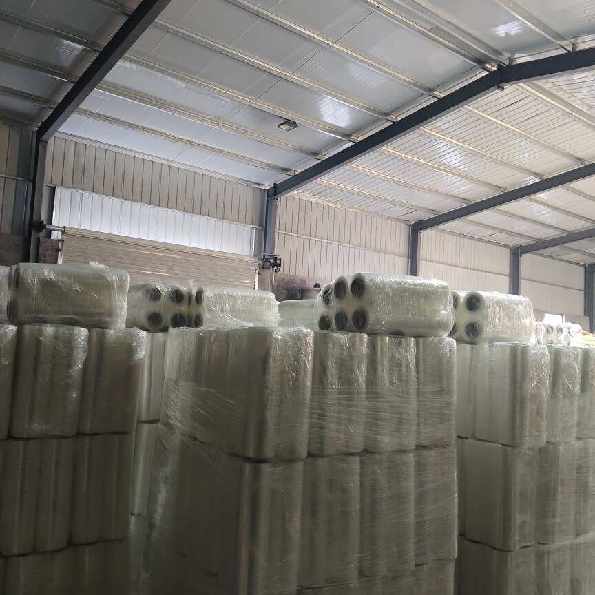 厂家直销塑料膜PE拉伸缠绕膜打包膜透明白色20公斤(一箱4卷)规