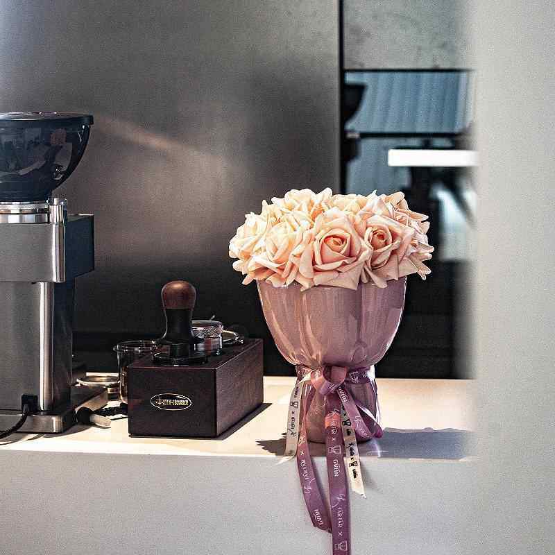 创意陶瓷插花花瓶摆件客厅入户玄关桌面新婚乔迁新房礼物手捧花束,家居饰品,桌面摆件,淘宝优惠券,粉丝福利购,淘宝优惠卷