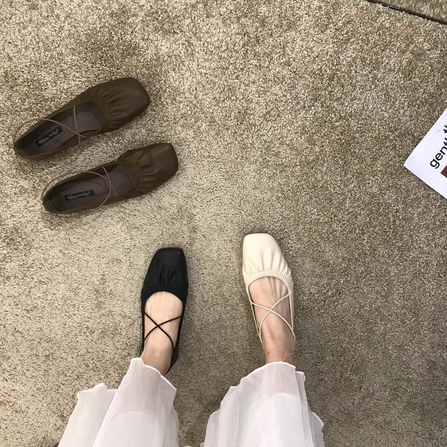 香港交叉带褶皱平底单鞋女2026新款黑色软皮奶奶鞋夏季晚晚风船鞋