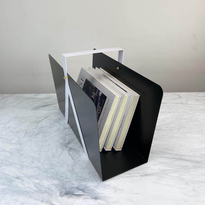 现代简约黑色人字金属铁艺书架摆件客厅书房售楼处样板间轻装饰品