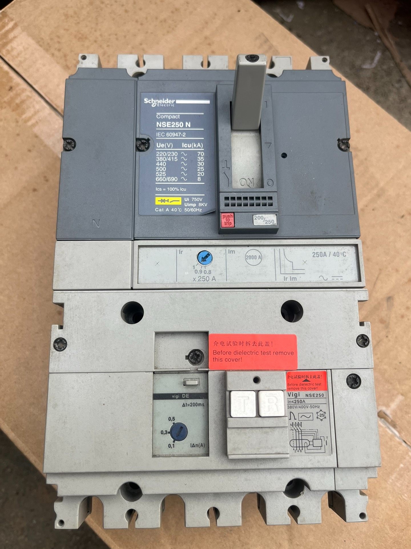 施耐德+原装+漏电断路器+