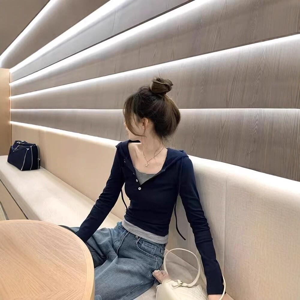 日系假两件t恤女春秋长袖短款连帽修身独特漂亮设计感正肩打底衫