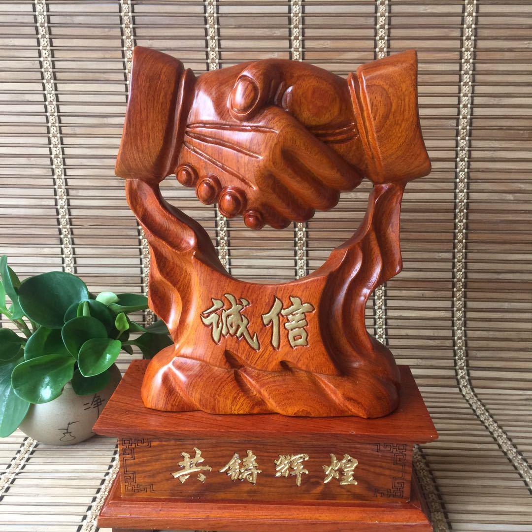 公司老板桌面摆件商务办公室书房书柜创意摆设店铺实木装饰品