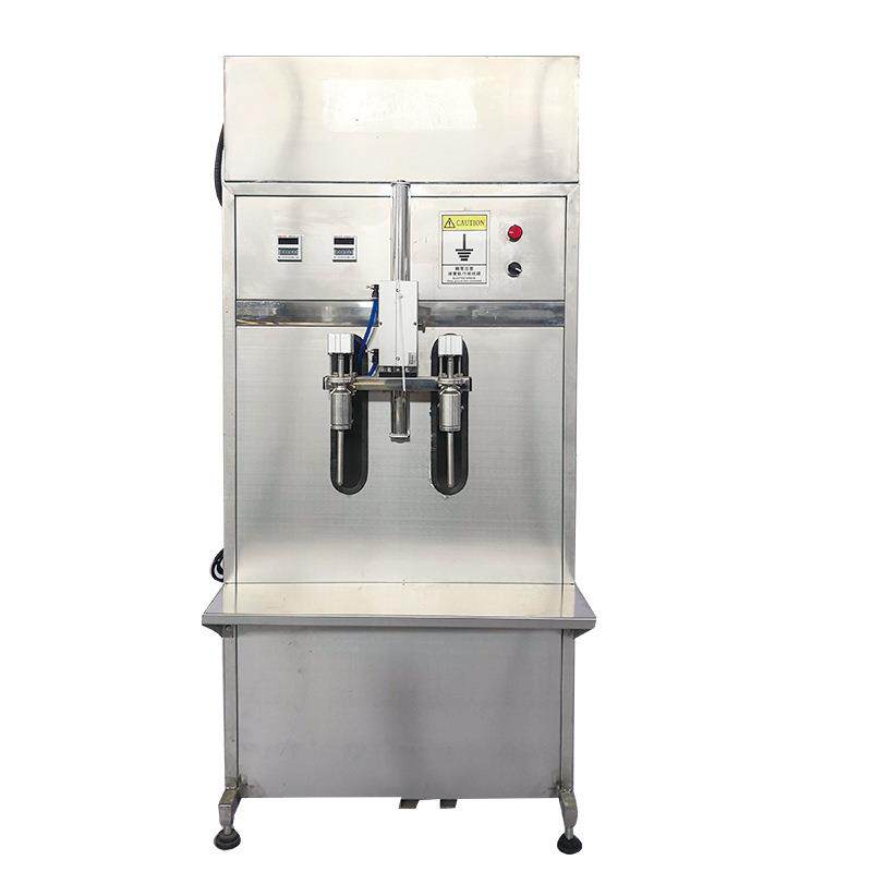 双头半自动自流灌装机白酒饮料矿泉水玻璃水车用尿素防冻液灌装机