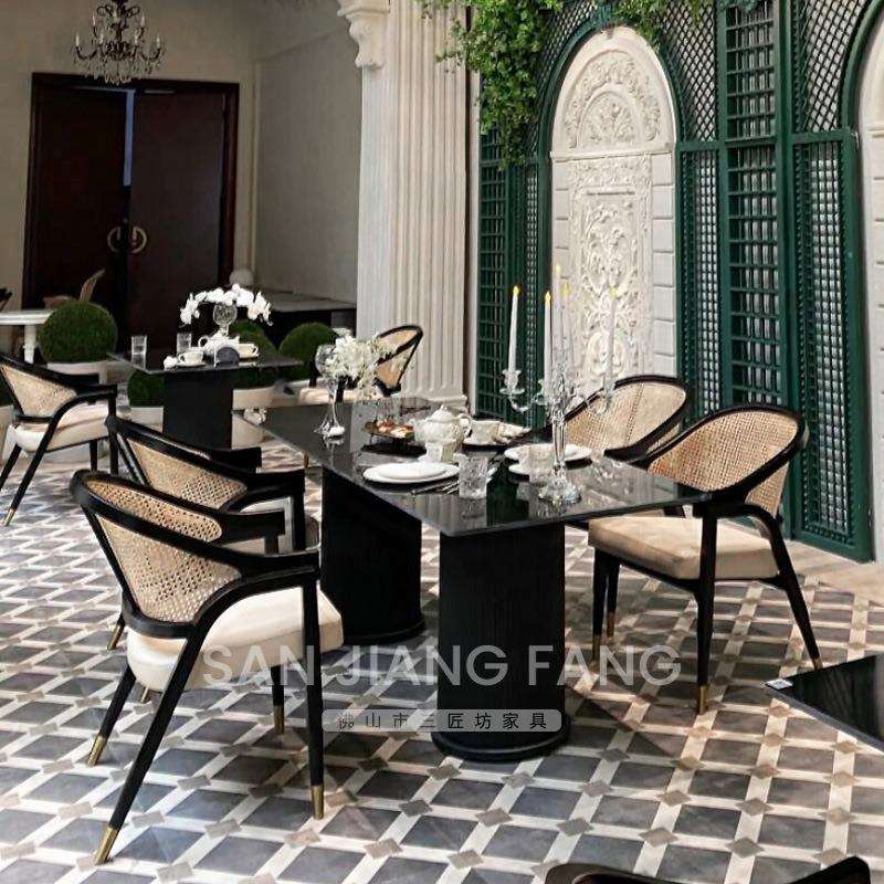 网红法式浪漫主题西餐厅桌椅组合咖啡简餐复古餐厅桌子创意藤编椅