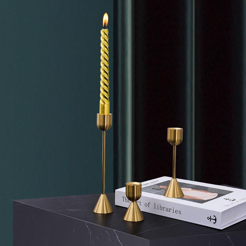 跨境新品北欧轻奢金属铝蜡烛台摆件家用简约创意婚礼复古烛台摆设