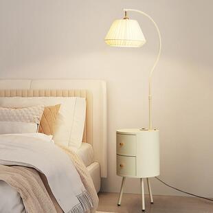 网红落地灯奶油风客厅卧室沙发艺术高级设计感网红床头柜台灯一体