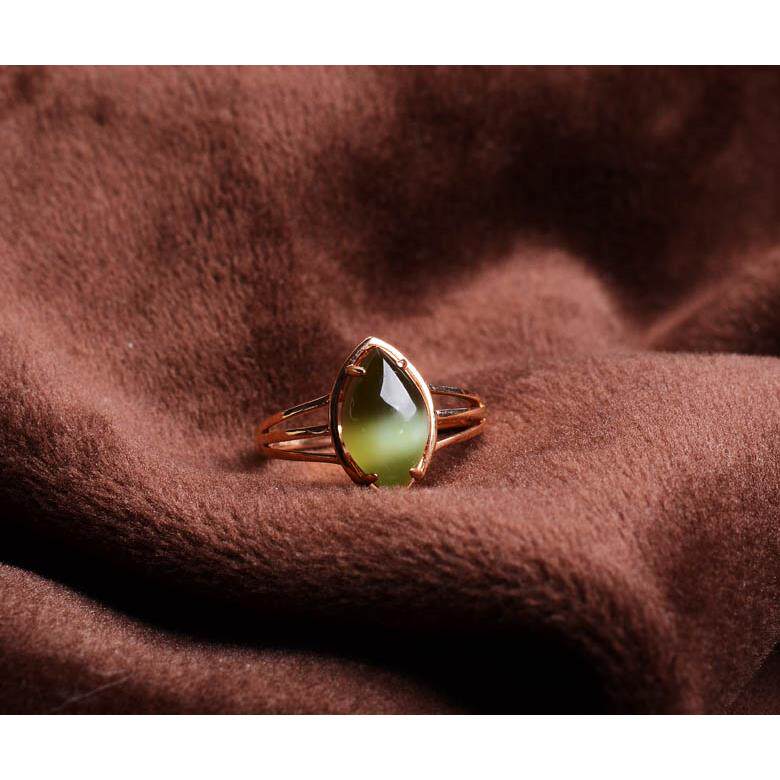 依昌天然玉石简约轻奢18K金镶嵌犀利猫眼碧玉戒指女指环14号指围