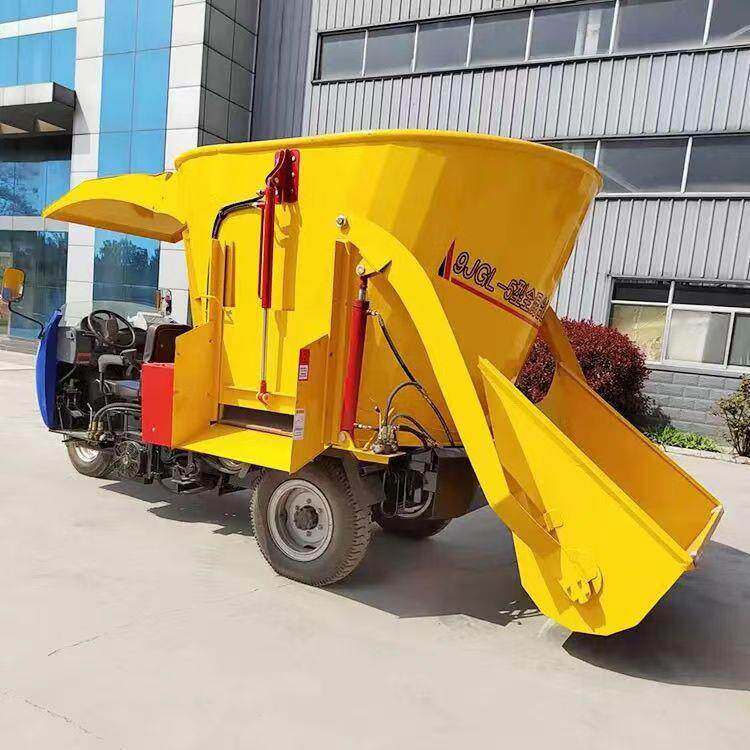 养殖场搅拌饲料机牛羊精饲料搅拌机TMR全混合日粮制备机卧式