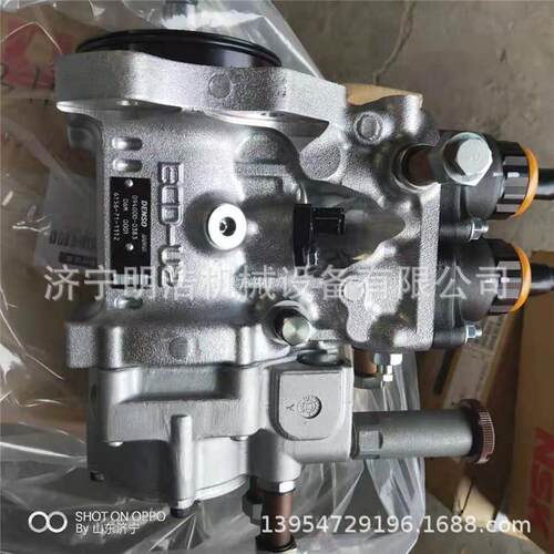 挖掘机PC450-7柴油泵喷油泵燃油喷射泵6156-71-111发动机罩机械