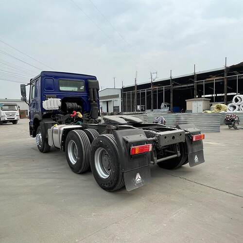 重汽豪沃6*4牵引车出售 双驱货物运输车头 380马力拖拉机拖车头