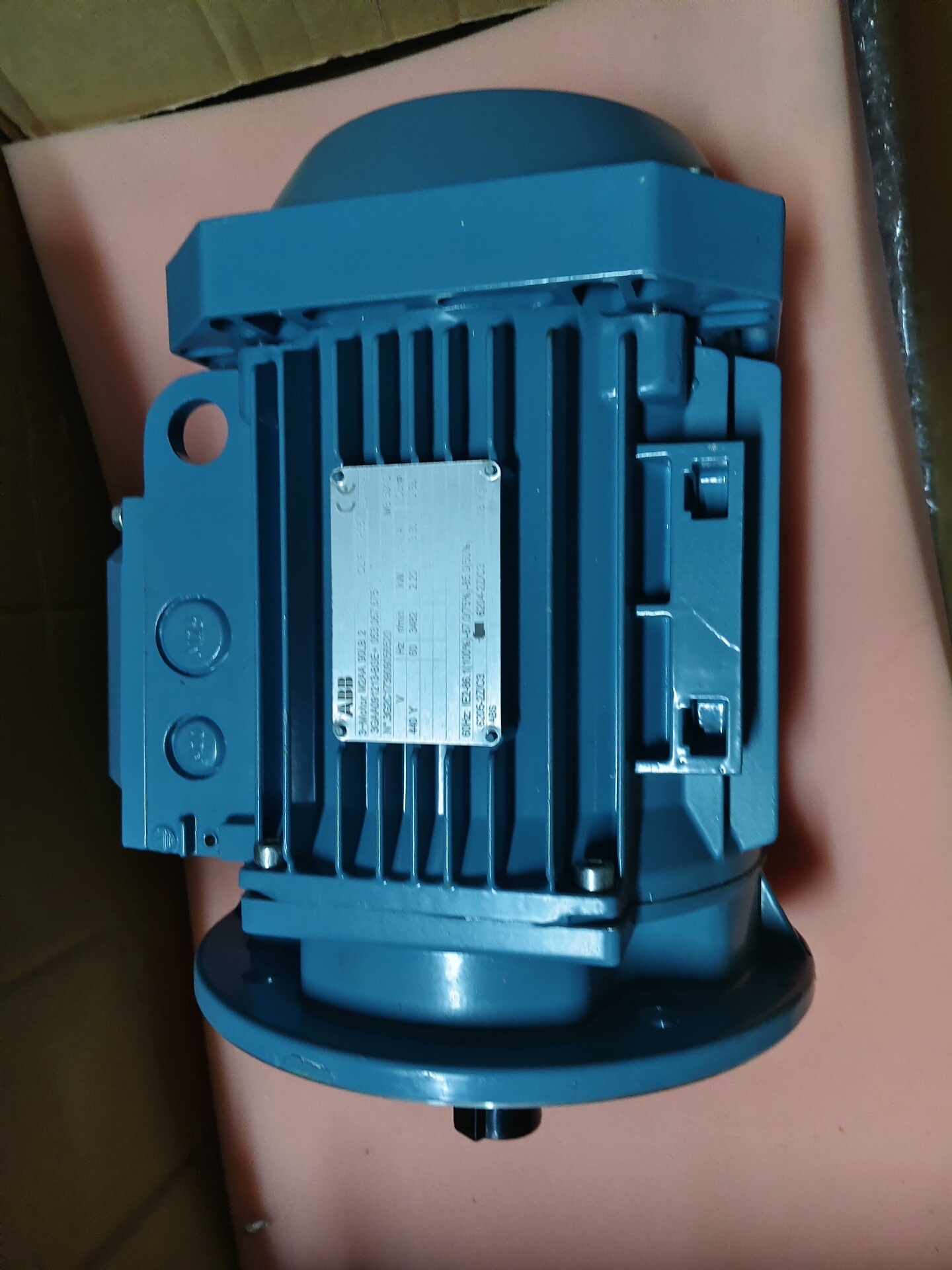 ABB电机 M2AA 90LB 2 全新议价