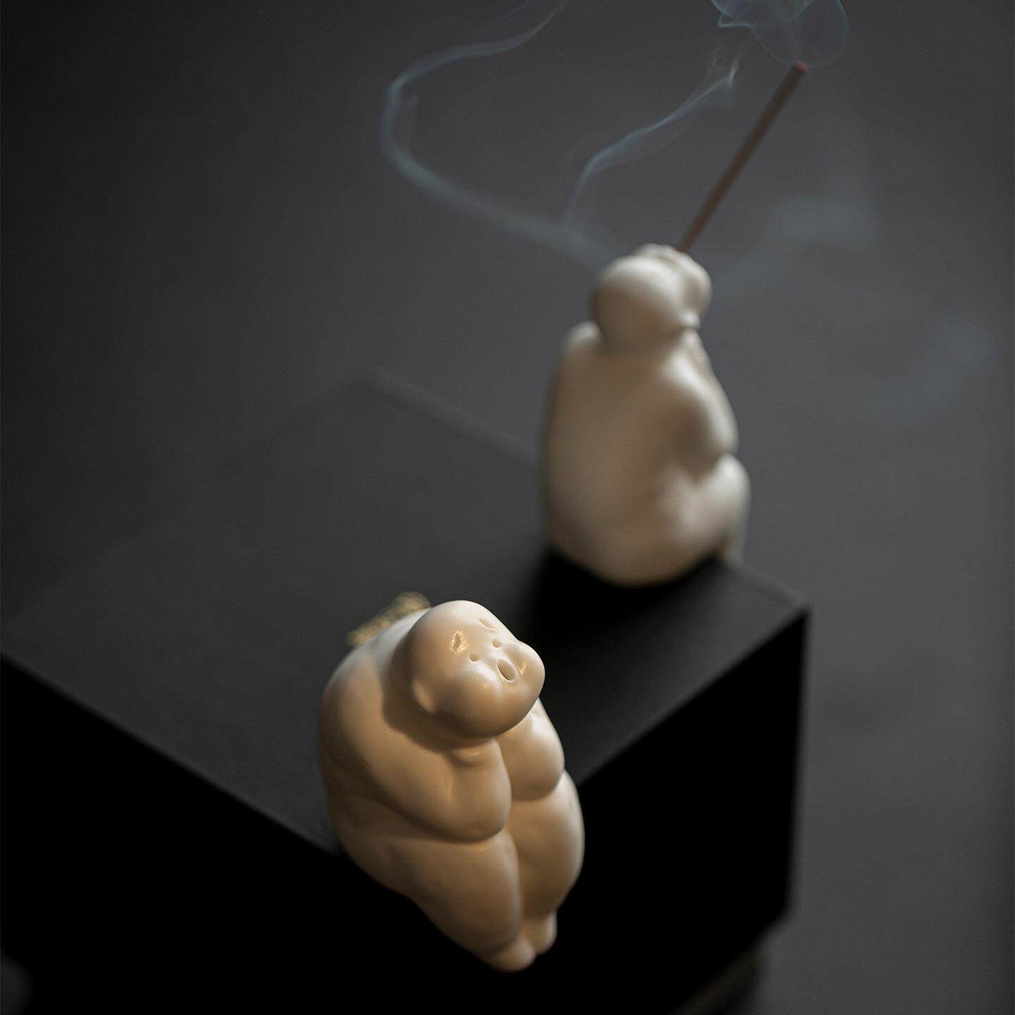 墨己创意陶瓷人物雕塑书柜电视柜工艺品摆件可爱坐姿装饰家居饰品