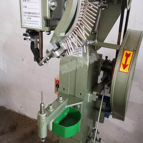 铆钉机源头厂家铆钉铆接机大型中型铆钉机立式小型铆钉机