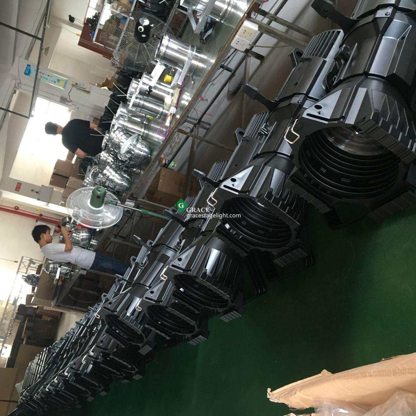LED200WRGBW四合一影视演播室T台成像聚光灯剧院舞台灯光束灯