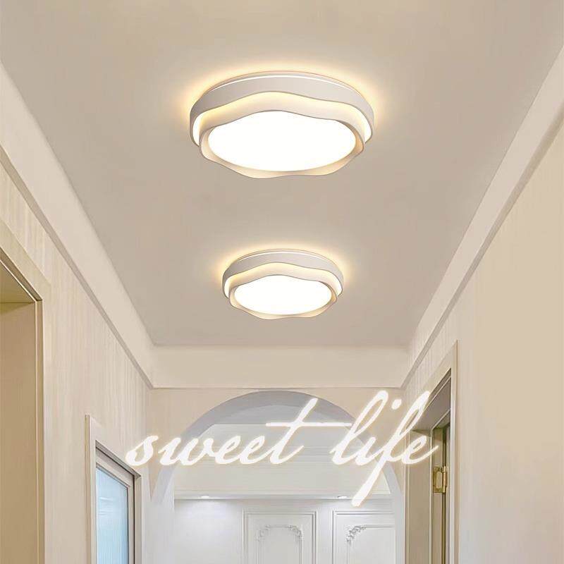 走廊玄关灯现代简约2025新款吸顶灯全光谱护眼高亮阳台过道灯具