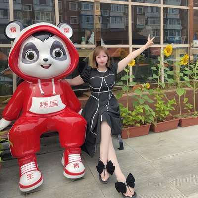 玻璃钢雕塑定制商场酒吧饭店门口大型卡通人物网红熊猫吉祥物摆件