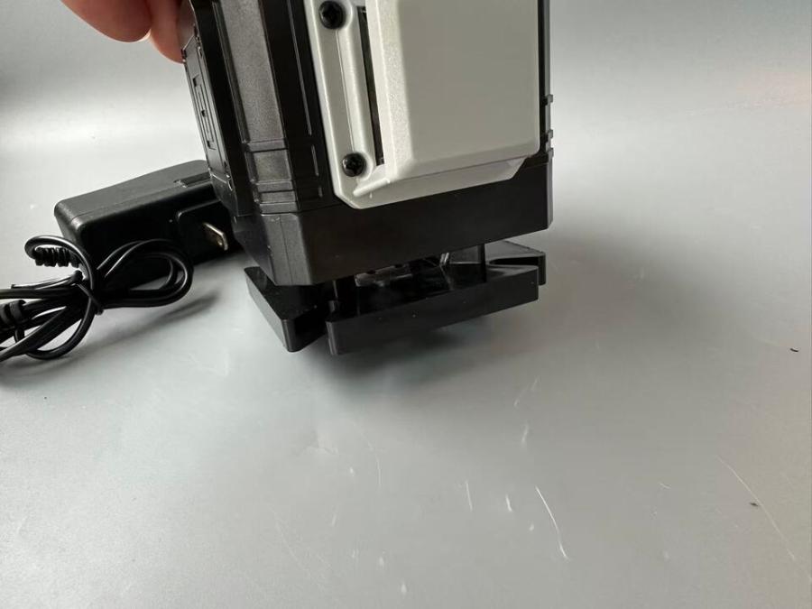 10月13日无锡企业库房清理处置已拆封品牌高精度激光仪器设备一台（正常使用）网络拍卖公告