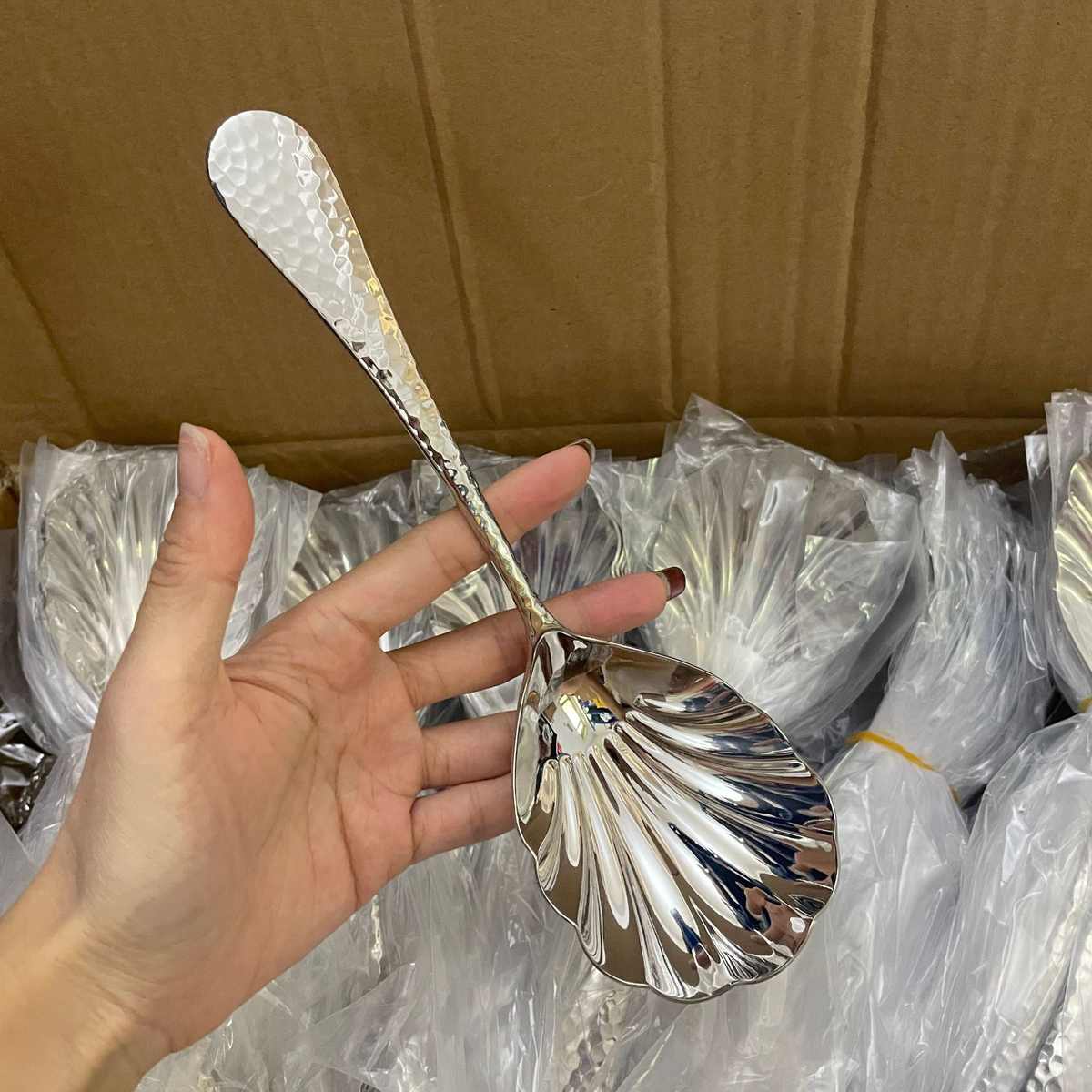 米诺家18/10不锈钢分餐勺子搅拌勺公用勺服务更锤纹大贝壳搅拌勺