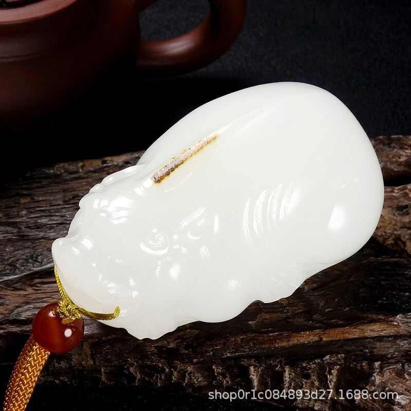 貔貅手把件白玉俏色玉石皮休手抓件阿富汗玉貔貅手玩件男女把玩件