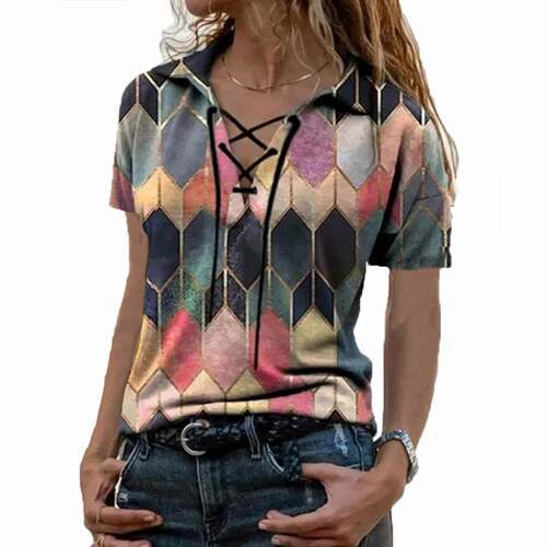 Women's printed short sleeved shirt with a leading T-shirt