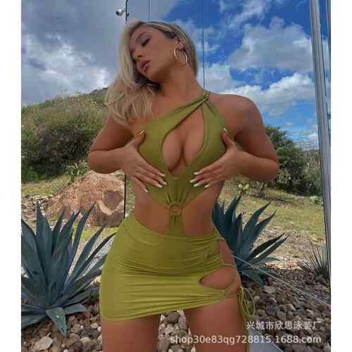 Two one-piece women's swimsuits 连体女士泳衣两