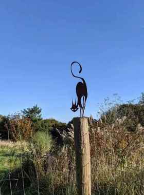 上新现货跨境独立站万圣节户外花园生锈金属猫围栏装饰摆件