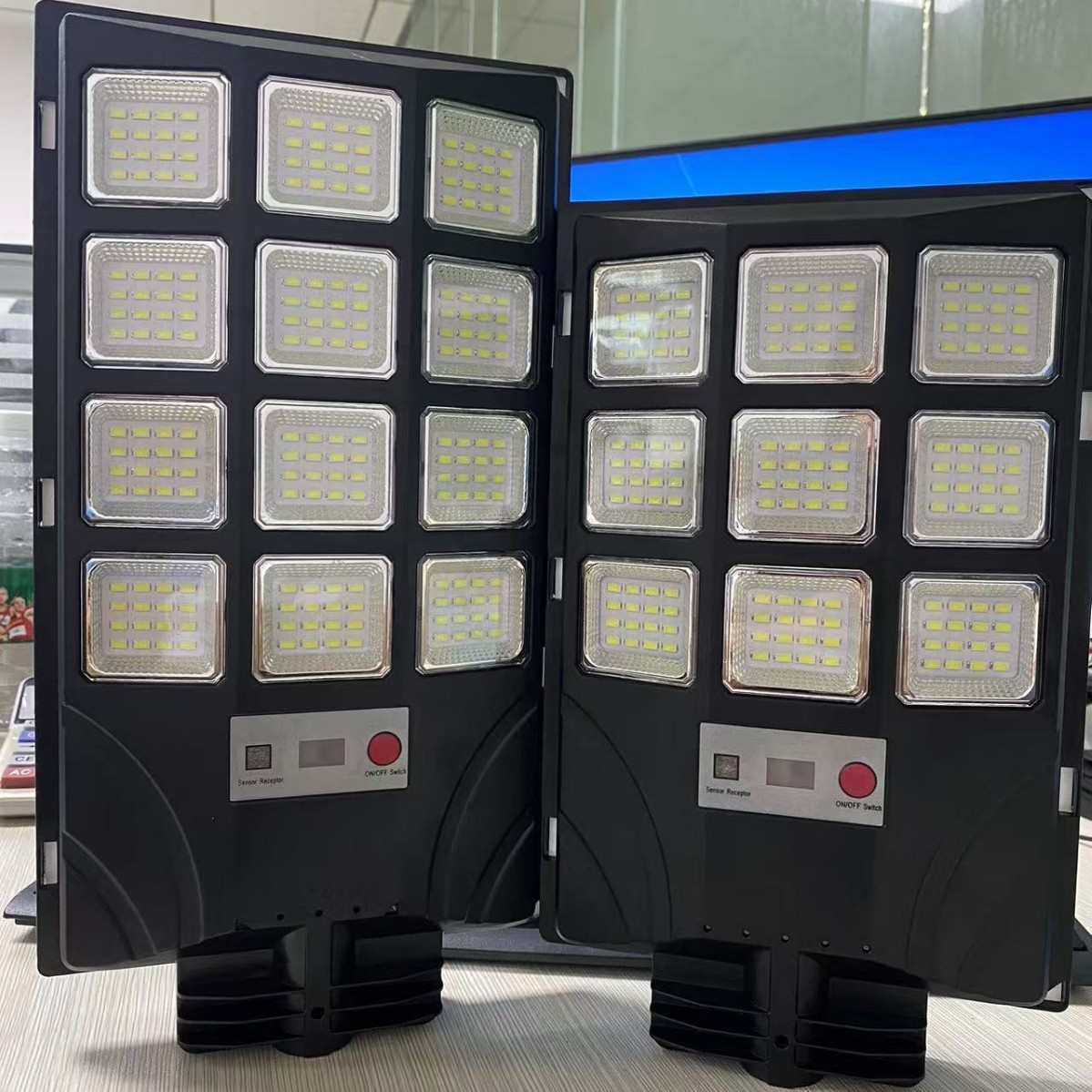 新款太阳能小壁灯一体式LED人体感应庭院灯壁灯户外照明灯