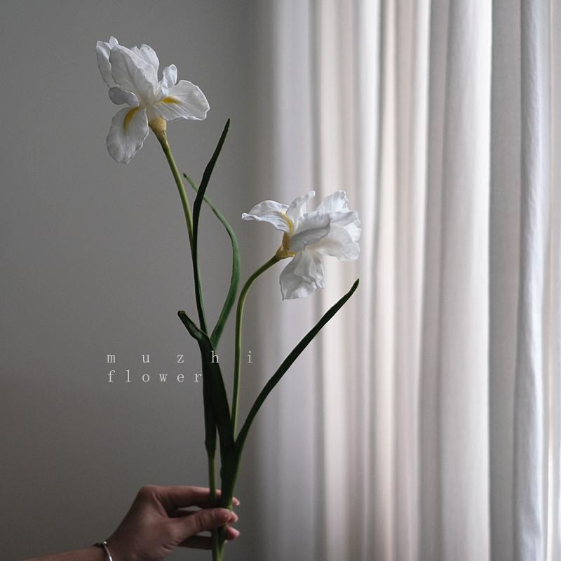 白色鸢尾仿真花装饰摆件高级感客厅花束插花轻奢高端花艺餐桌摆花