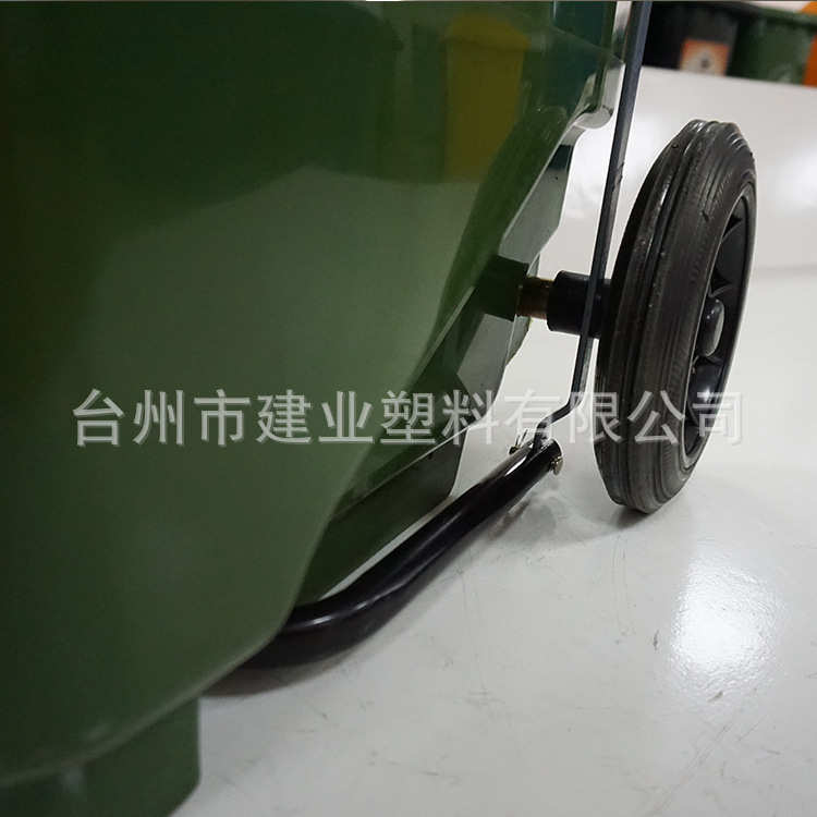厂家直销 塑料分类 环卫垃圾桶100L户外 可脚踏环卫塑料大垃圾桶