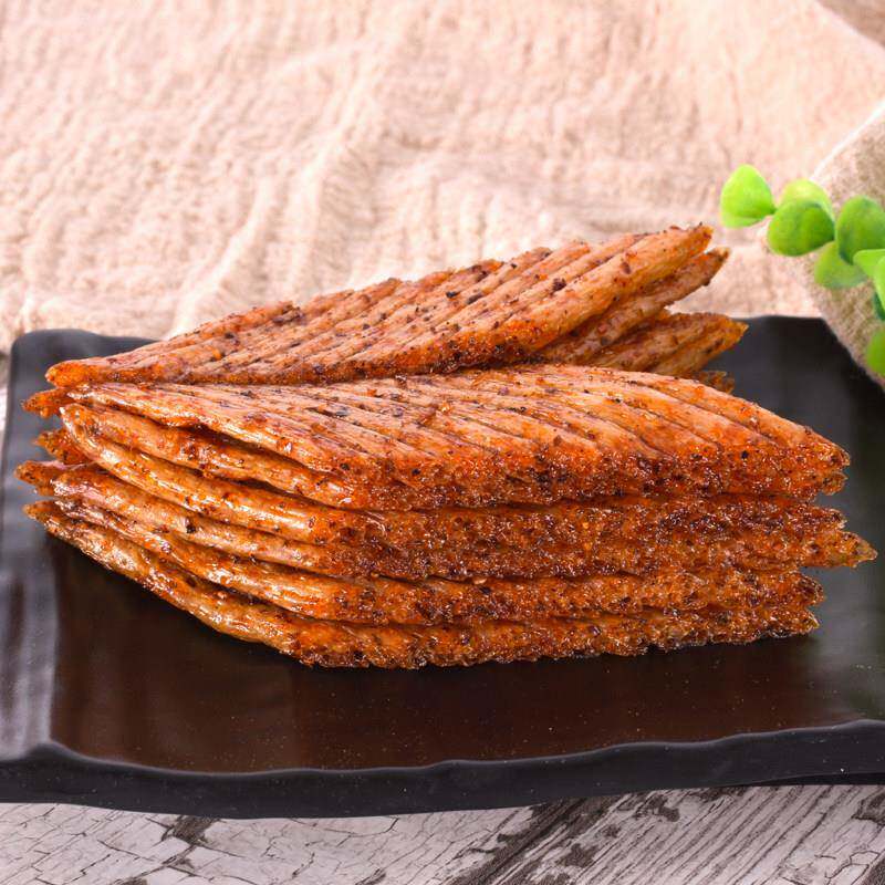 正宗素烤肥牛辣片辣条面制品麻辣小吃怀旧零食小时候味道亲嘴片香