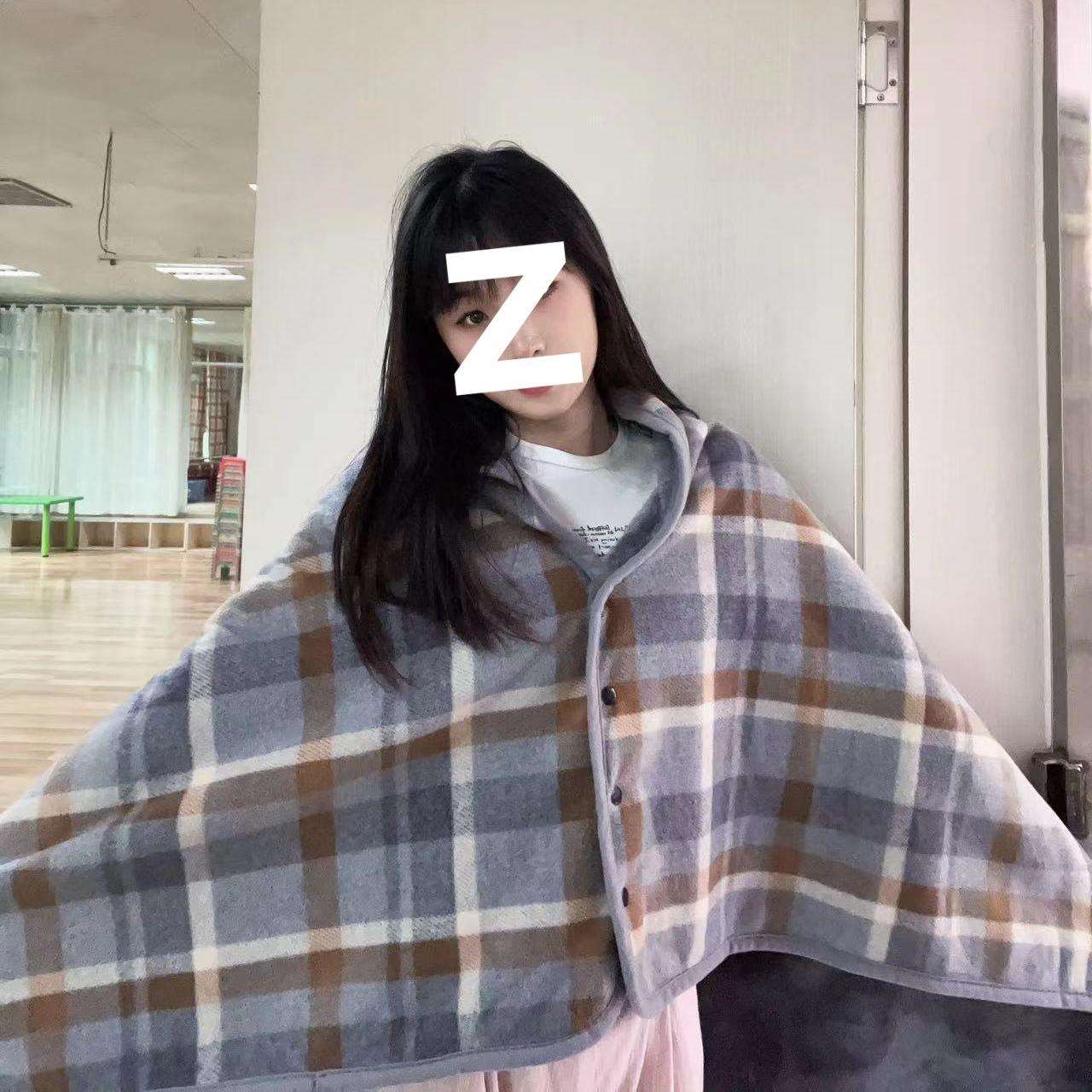 吸湿发热老年人披肩保暖几何图案午睡毯发热毯不插电膝盖毯