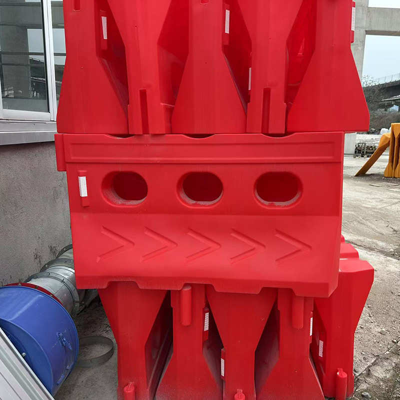 工厂直发滚塑水马市政注水施工马路围栏隔离移动塑料滚塑三孔水马