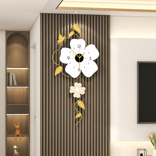 饰钟表挂墙 现代轻奢挂钟客厅高级感免打孔家用静音时钟格栅背景装