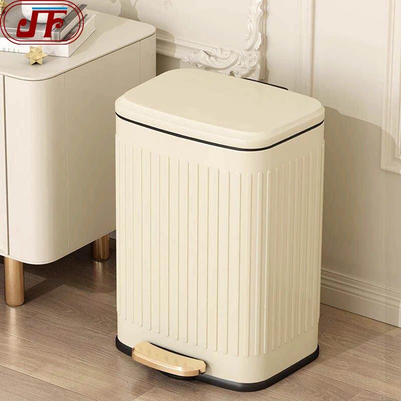 不锈钢脚踩垃圾桶家用客厅厨房2024高颜值ins风大号容量轻奢带盖