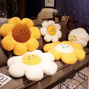饰摆件花瓣靠垫网红轻奢床头靠枕ins 可爱花朵抱枕沙发客厅飘窗装