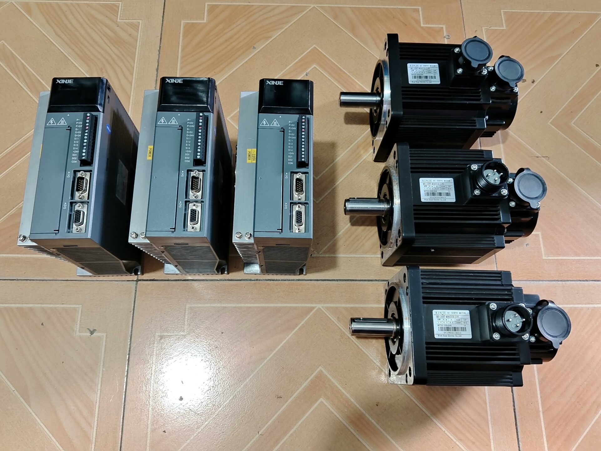 1.5kw信捷伺服电机套DS3L-21P5-PFA，