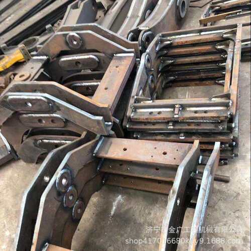 装载机副车架 XC968铲车中悬梁 拉杆 摇摆架摇臂