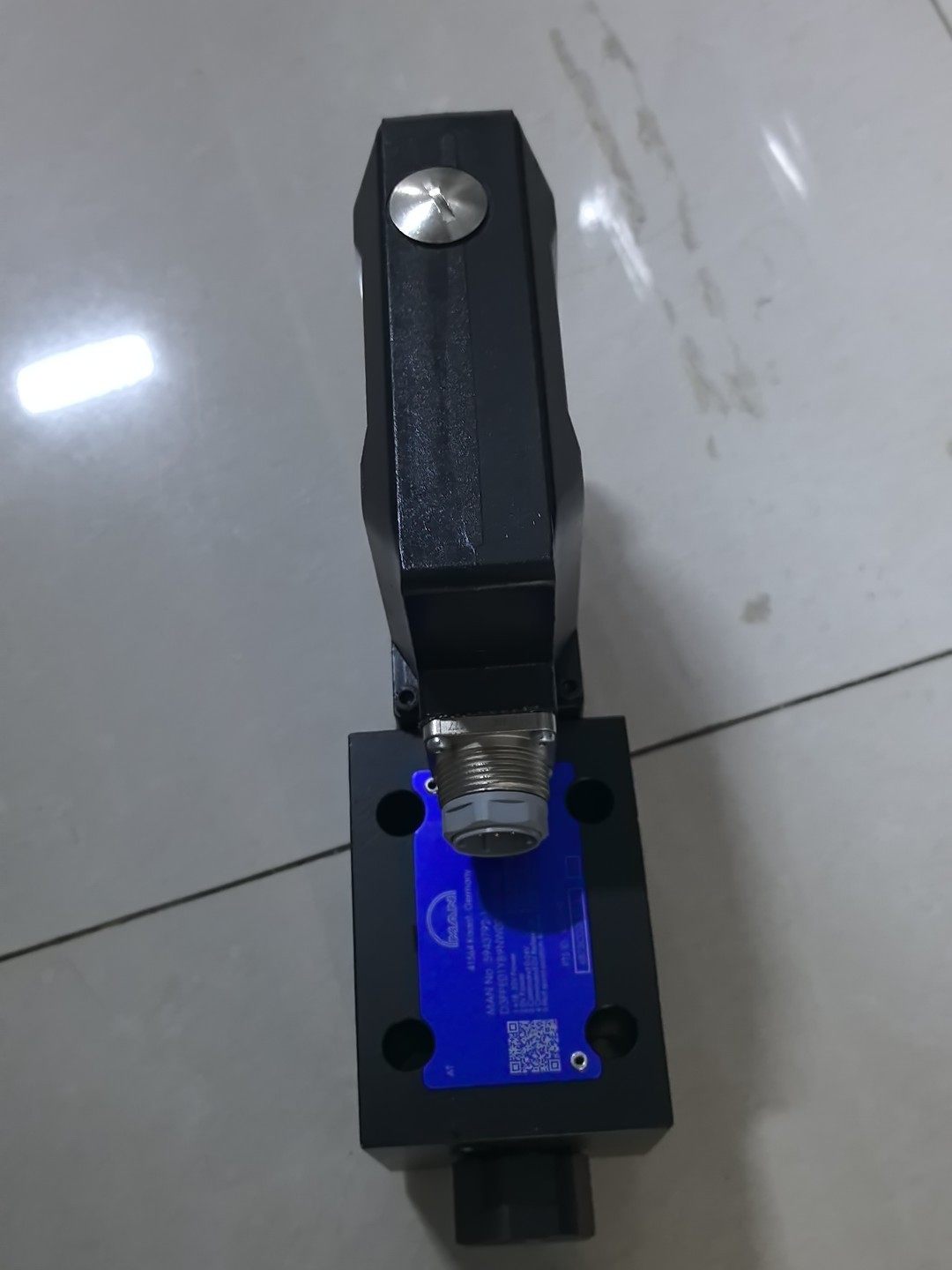 MAN 电磁阀 5943792-1  全新 议价