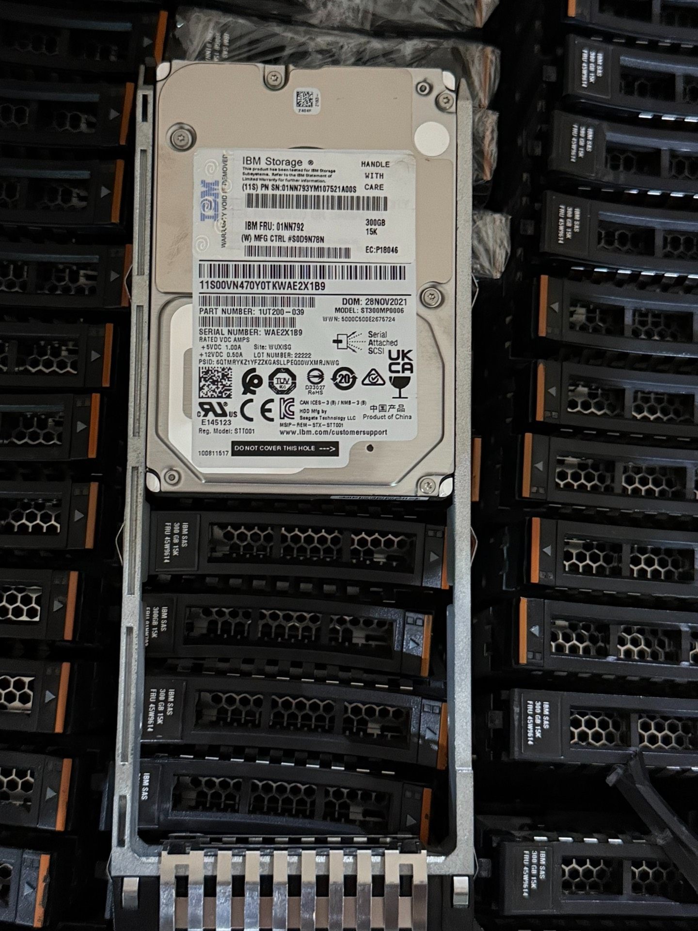 IBM 01NN792 01NN793 300G 15K 1