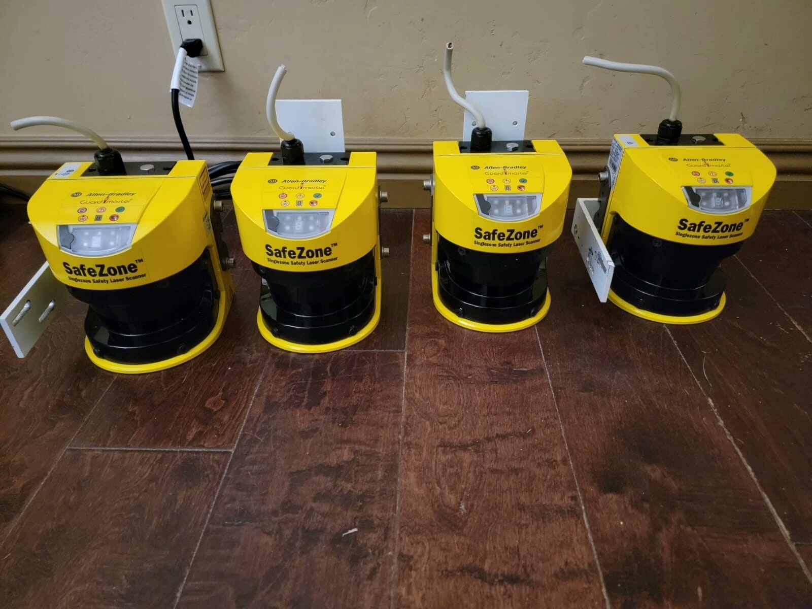 A-B  442L-SFZNMZ  工程余货 原装 成色新