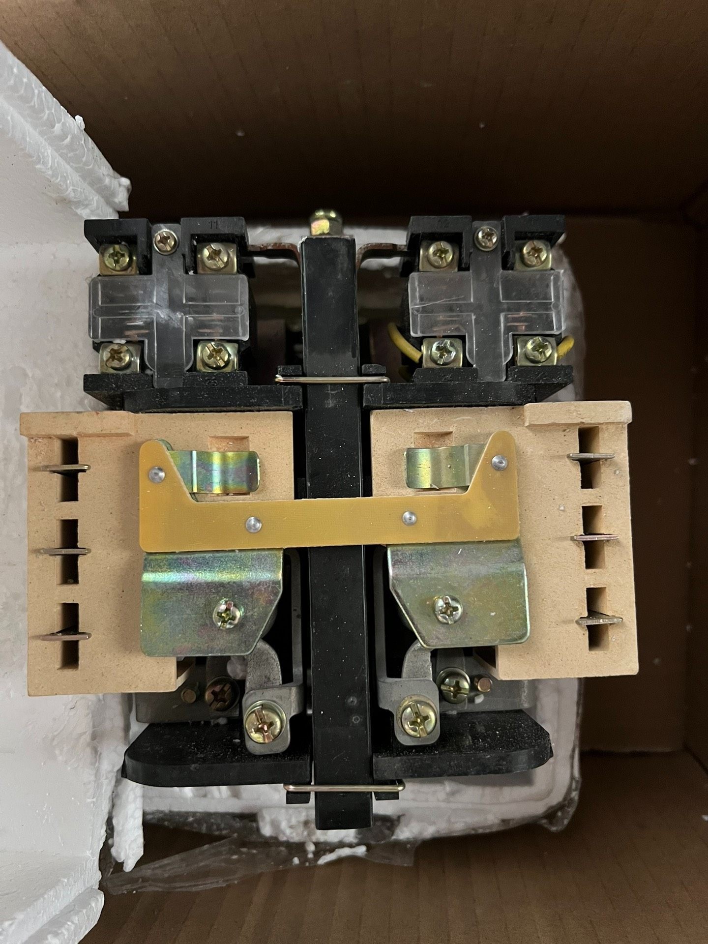 正品德力西直流接触器