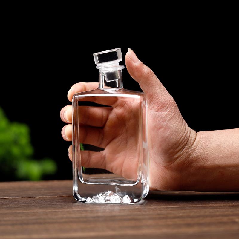 高档玻璃小酒瓶100ml二两白酒瓶空瓶分装密封可携带私人定制小瓶
