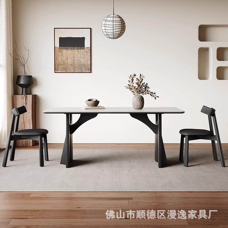 黑色实木餐桌长方形现代简约设计师2026新款复古哑光纯白岩板餐桌