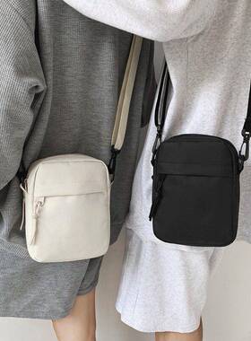 Single shoulder bag for men