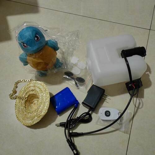 新款车载杰尼龟车尾喷水滴滴呲水遥控浇个朋友车件喷水杰尼龟