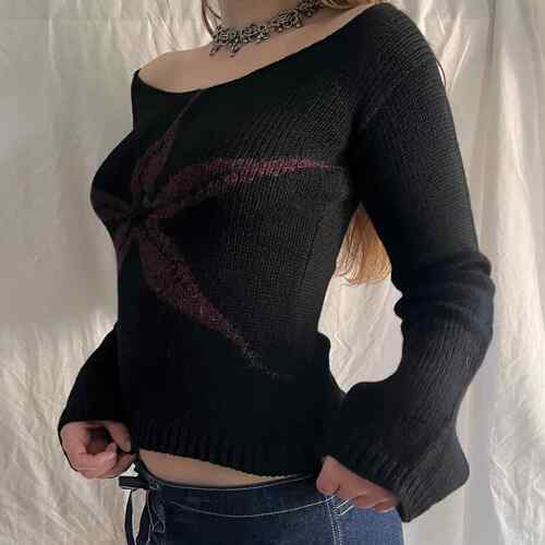 Knitted round neck knit sweater with a dark and lazy