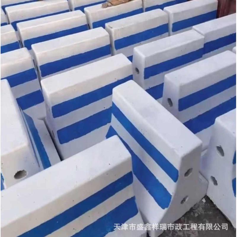天津水泥墩 新泽西护栏 防撞水泥墩 交通护栏隔离墩百米桩道口桩