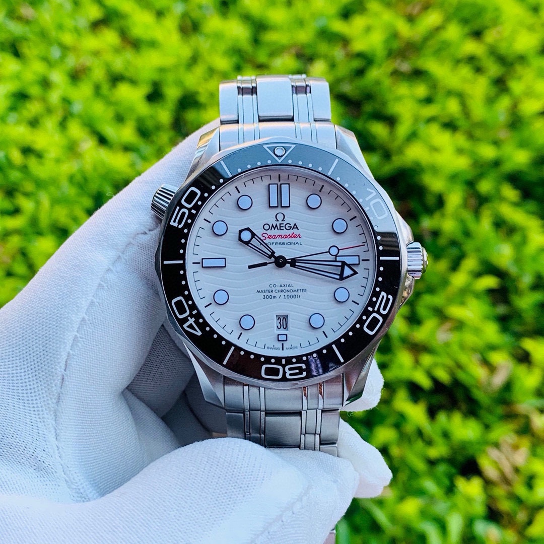 一口价 98新欧米茄海马300自动机械男手表210.30.42.20.04.001