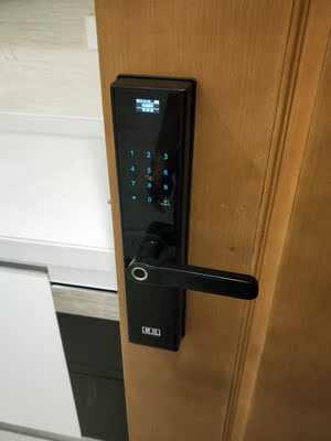 康廷一握开家用防盗门锁密码锁猫眼怎么样？被坑前车之鉴感受揭秘